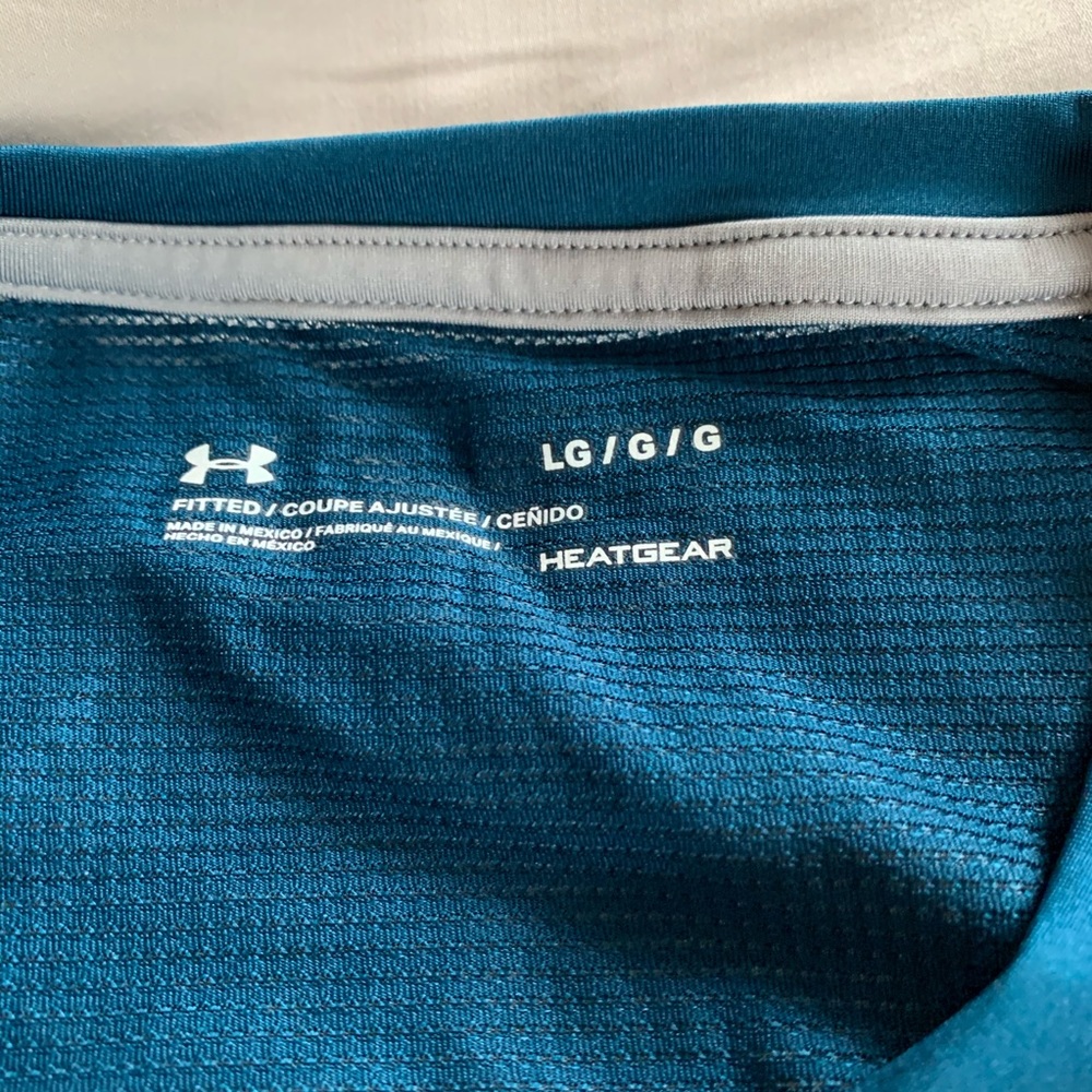 NWOT UA Heatgear Shirt - Picture 5 of 6